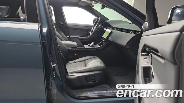 Land Rover Range Rover Evoque 2025 — фото 17