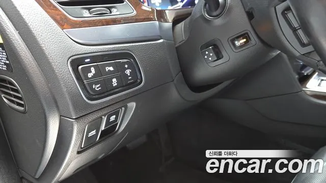 Hyundai Equus 2015 — фото 14