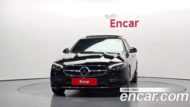 Mercedes-Benz C-Class 2023 — фото 3