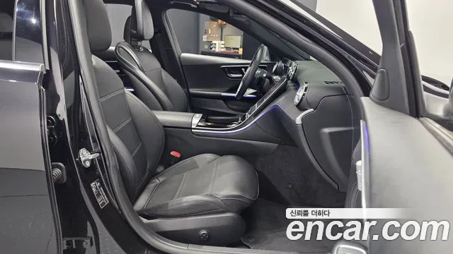Mercedes-Benz C-Class 2023 — фото 17