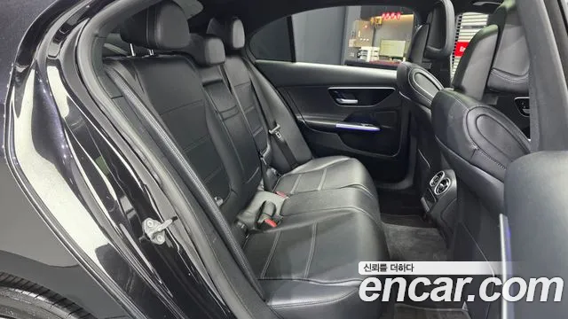 Mercedes-Benz C-Class 2023 — фото 18