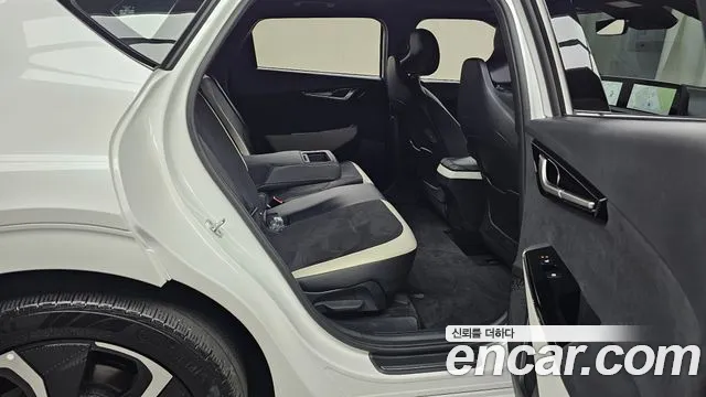 Kia EV6 2023 — фото 18