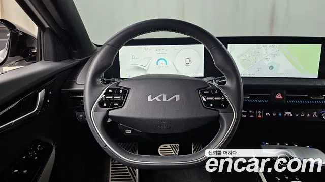 Kia EV6 2023 — фото 19