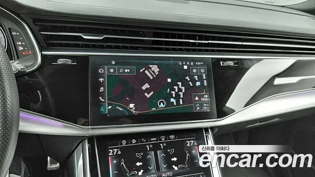 Audi Q8 2021 — фото 18