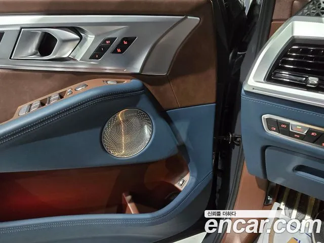 BMW XM 2023 — фото 11
