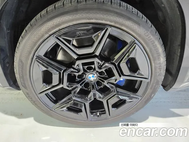 BMW XM 2023 — фото 17