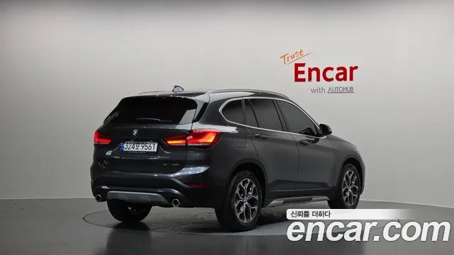 BMW X1 2022 — фото 2