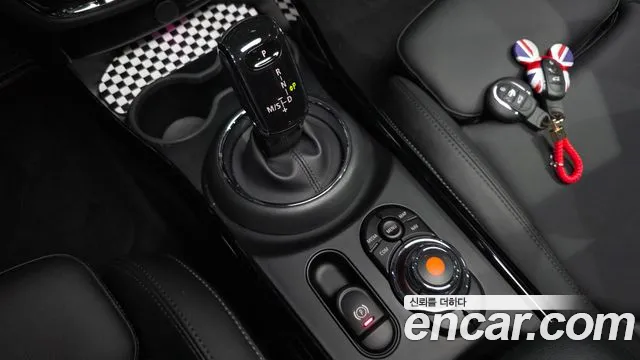 Mini Clubman 2020 — фото 12