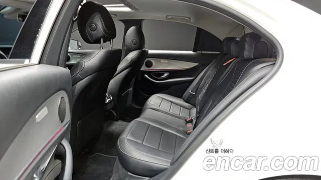 Mercedes-Benz E-Class 2017 — фото 11