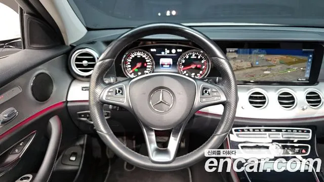Mercedes-Benz E-Class 2017 — фото 13