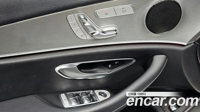 Mercedes-Benz E-Class 2017 — фото 20