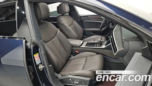 Audi A7 2022 — фото 16