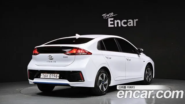 Hyundai Ioniq 2017 — фото 2
