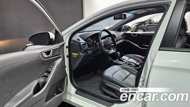 Hyundai Ioniq 2017 — фото 10
