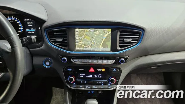 Hyundai Ioniq 2017 — фото 12