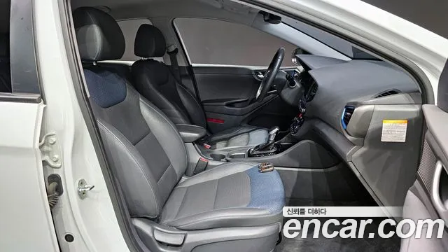 Hyundai Ioniq 2017 — фото 13