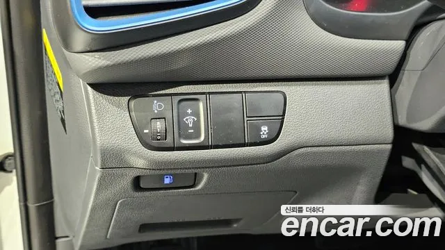 Hyundai Ioniq 2017 — фото 16