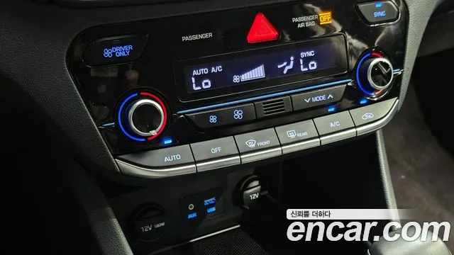 Hyundai Ioniq 2017 — фото 18