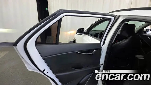 Kia Niro 2022 — фото 15
