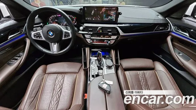 BMW 5-Series 2023 — фото 10