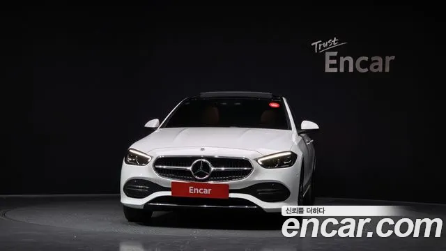 Mercedes-Benz C-Class 2023 — фото 3