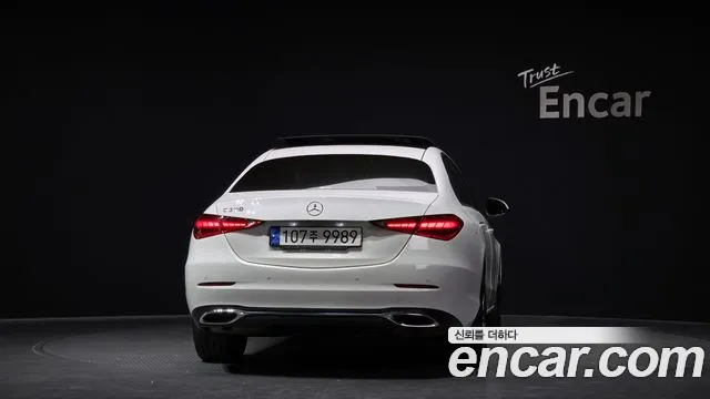 Mercedes-Benz C-Class 2023 — фото 4
