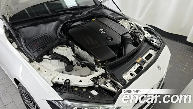 Mercedes-Benz C-Class 2023 — фото 6