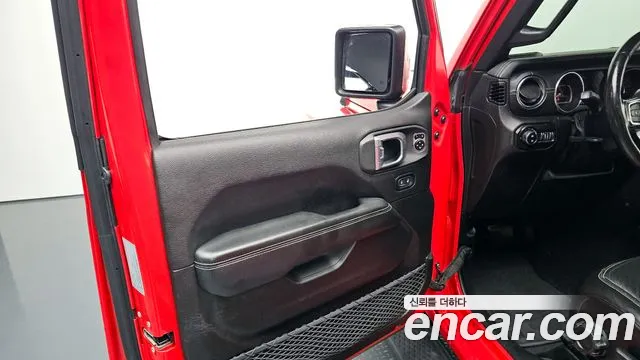Jeep Wrangler 2019 — фото 14