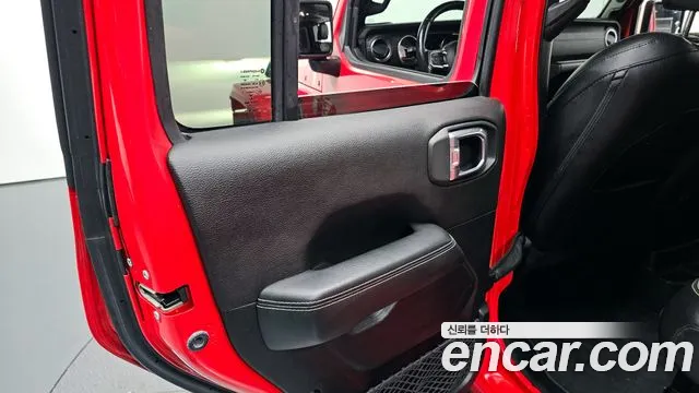 Jeep Wrangler 2019 — фото 15