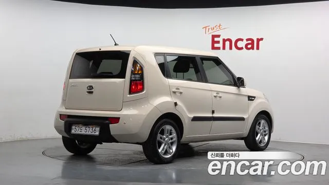 Kia Soul 2011 — фото 2