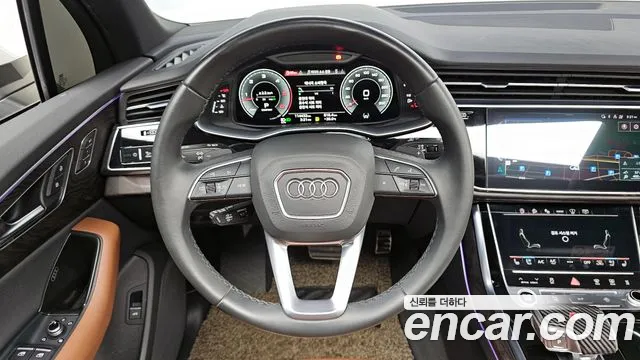 Audi Q7 2021 — фото 18