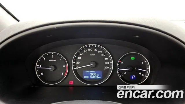 Hyundai Starex 2018 — фото 8
