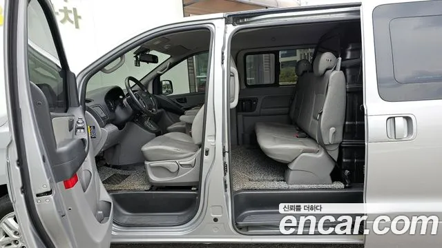 Hyundai Starex 2018 — фото 11