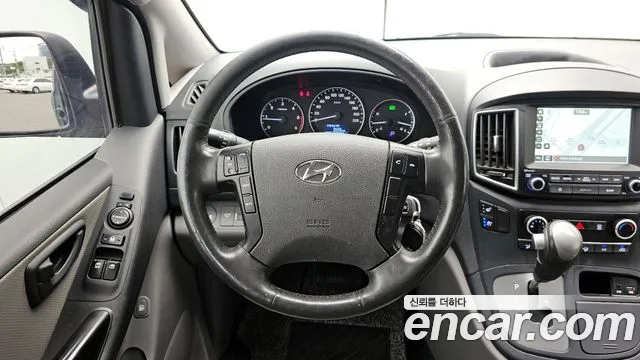 Hyundai Starex 2018 — фото 13
