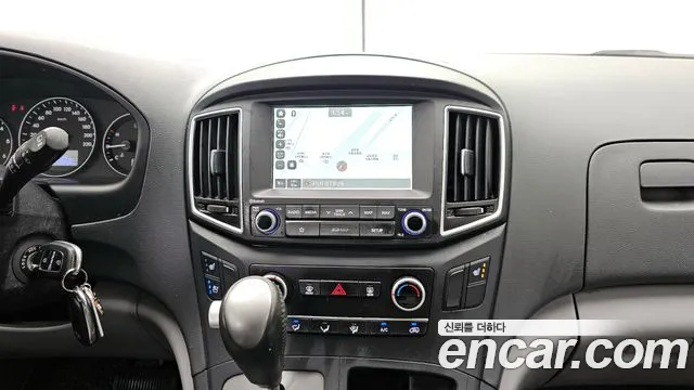Hyundai Starex 2018 — фото 15