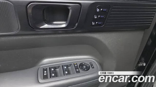 Hyundai Santafe 2025 — фото 17