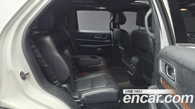 Ford Explorer 2017 — фото 17