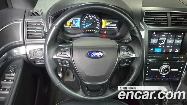 Ford Explorer 2017 — фото 18