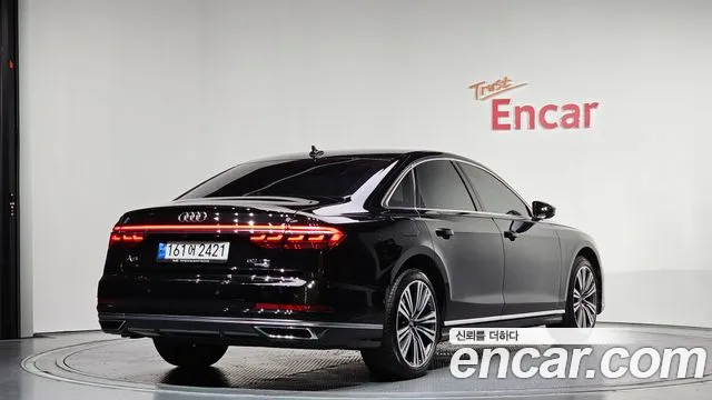 Audi A8 2021 — фото 2