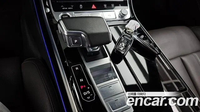 Audi A8 2021 — фото 12