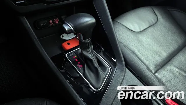 Kia Niro 2017 — фото 12