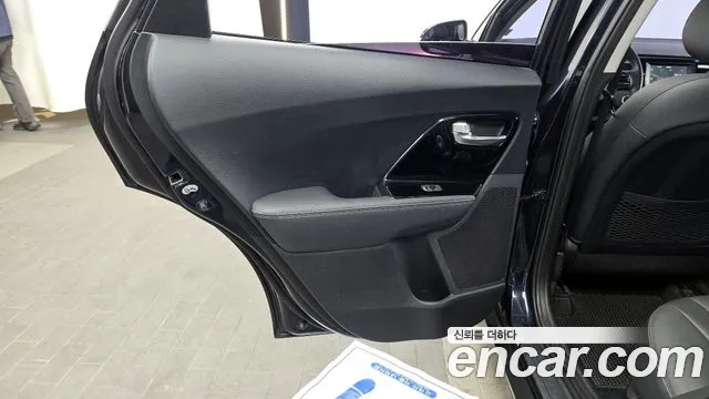Kia Niro 2017 — фото 15
