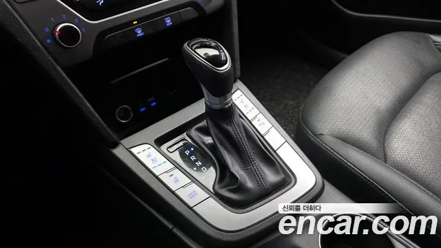 Hyundai AVANTE 2017 — фото 9