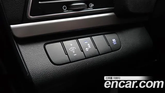 Hyundai AVANTE 2017 — фото 17