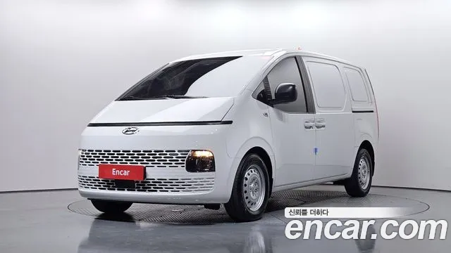 Hyundai Staria 2024 — фото 1