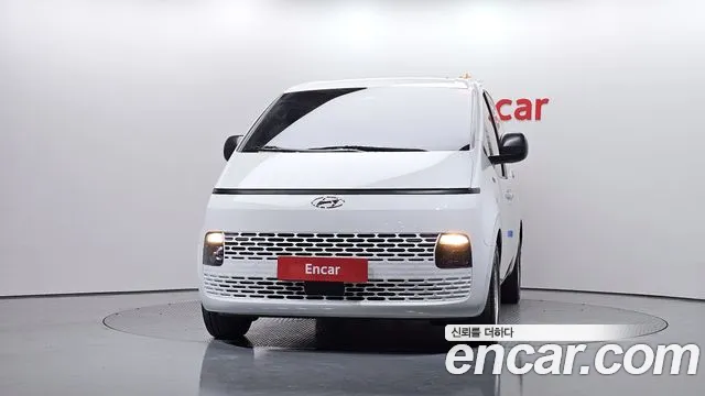 Hyundai Staria 2024 — фото 3