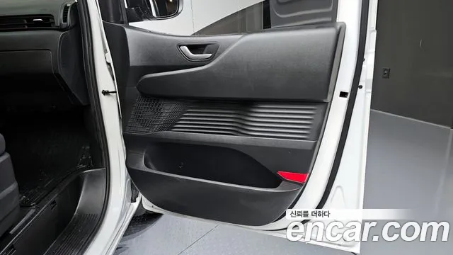 Hyundai Staria 2024 — фото 15