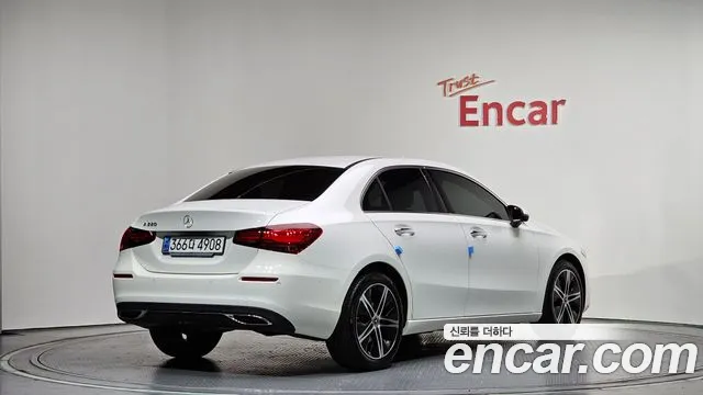 Mercedes-Benz A-Class 2024 — фото 2