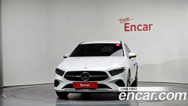Mercedes-Benz A-Class 2024 — фото 3
