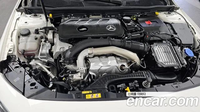 Mercedes-Benz A-Class 2024 — фото 6